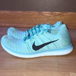 NIKE Free Rn Flyknit